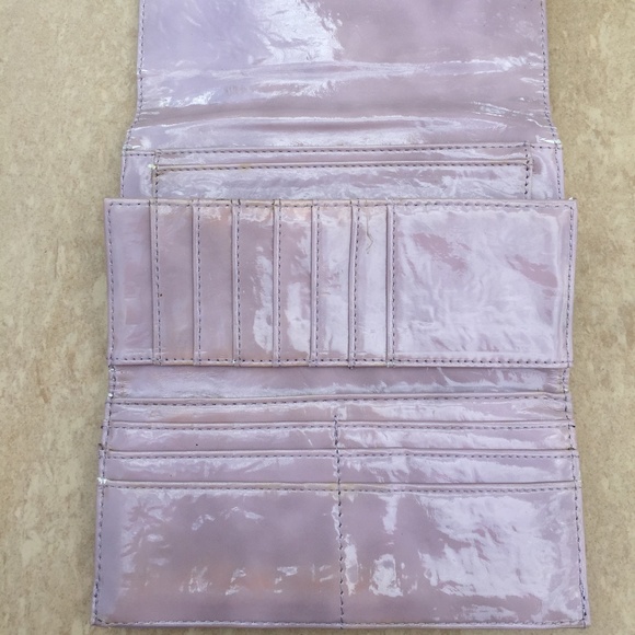 Guess Wallet - Picture 6 of 8